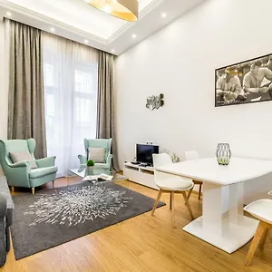Apartman Hello Downtown - Movie, Budapest